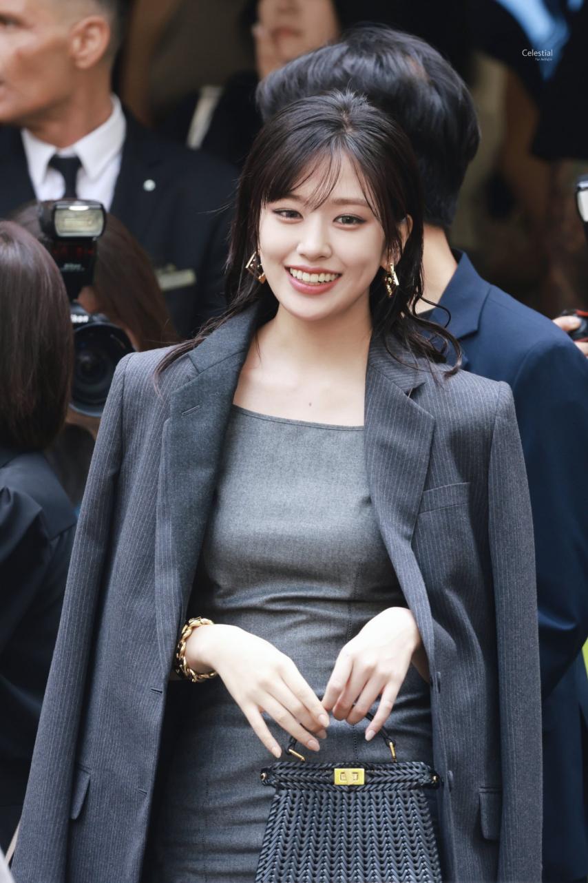 빛이나는 안유진.jpg | 인스티즈
