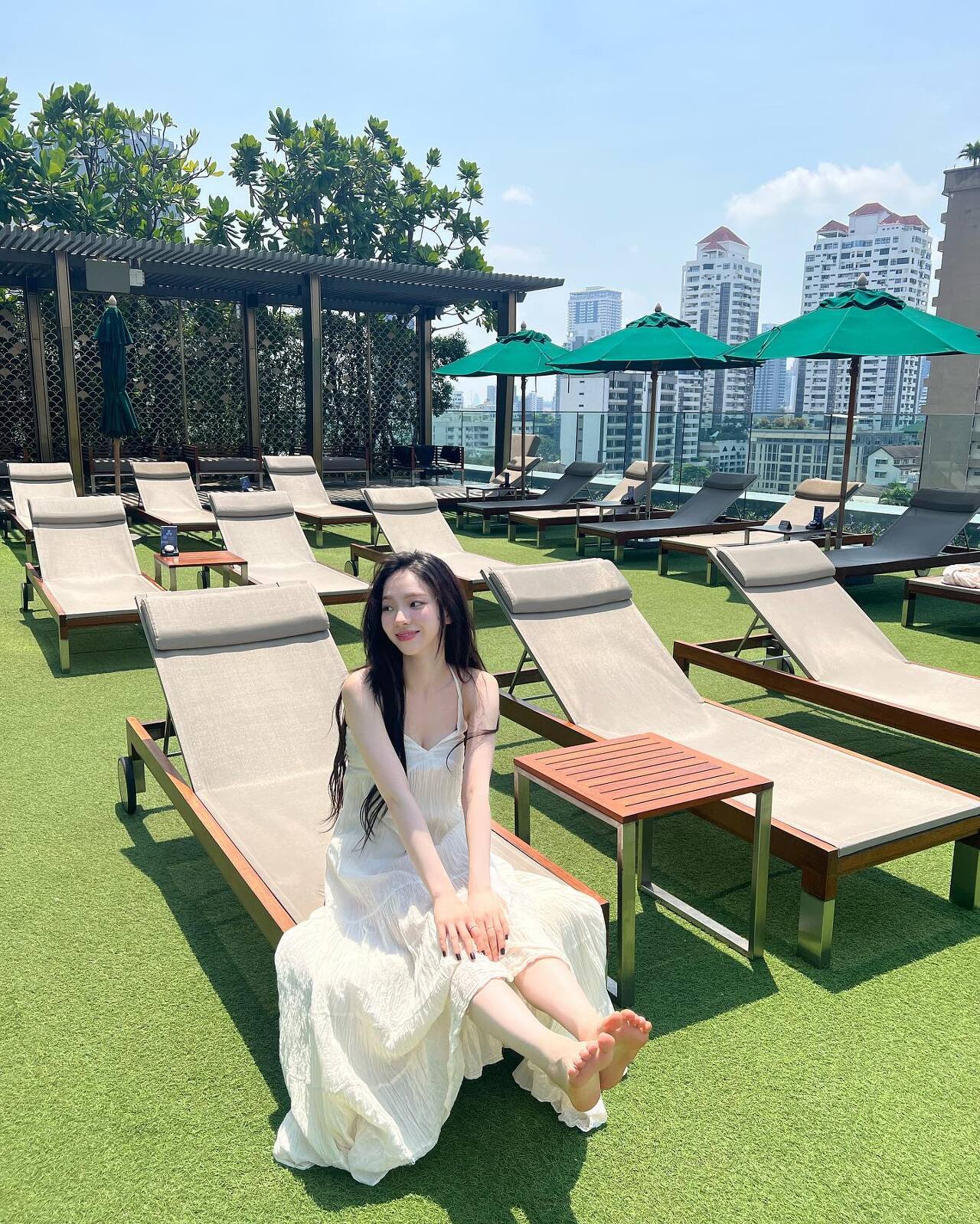 하얀 원피스 카리나 | 인스티즈