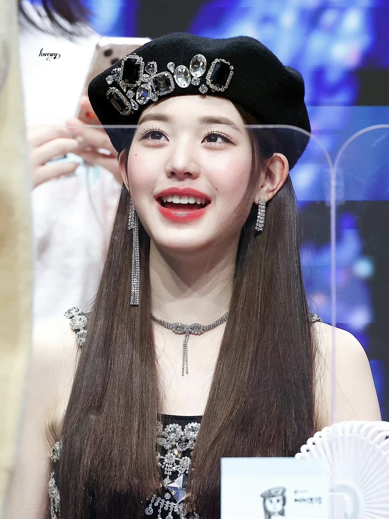 팬들 사이에서 비주얼 난리난 베레모 쓴 아이브 장원영.jpgif | 인스티즈