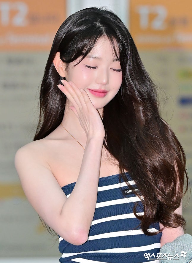 오늘 프랑스로 출국한 아이브 장원영 | 인스티즈