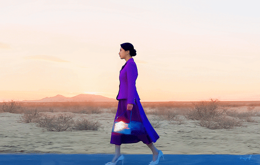 불타는 핸드백으로 남편 죽이러가는 수지.gif | 인스티즈