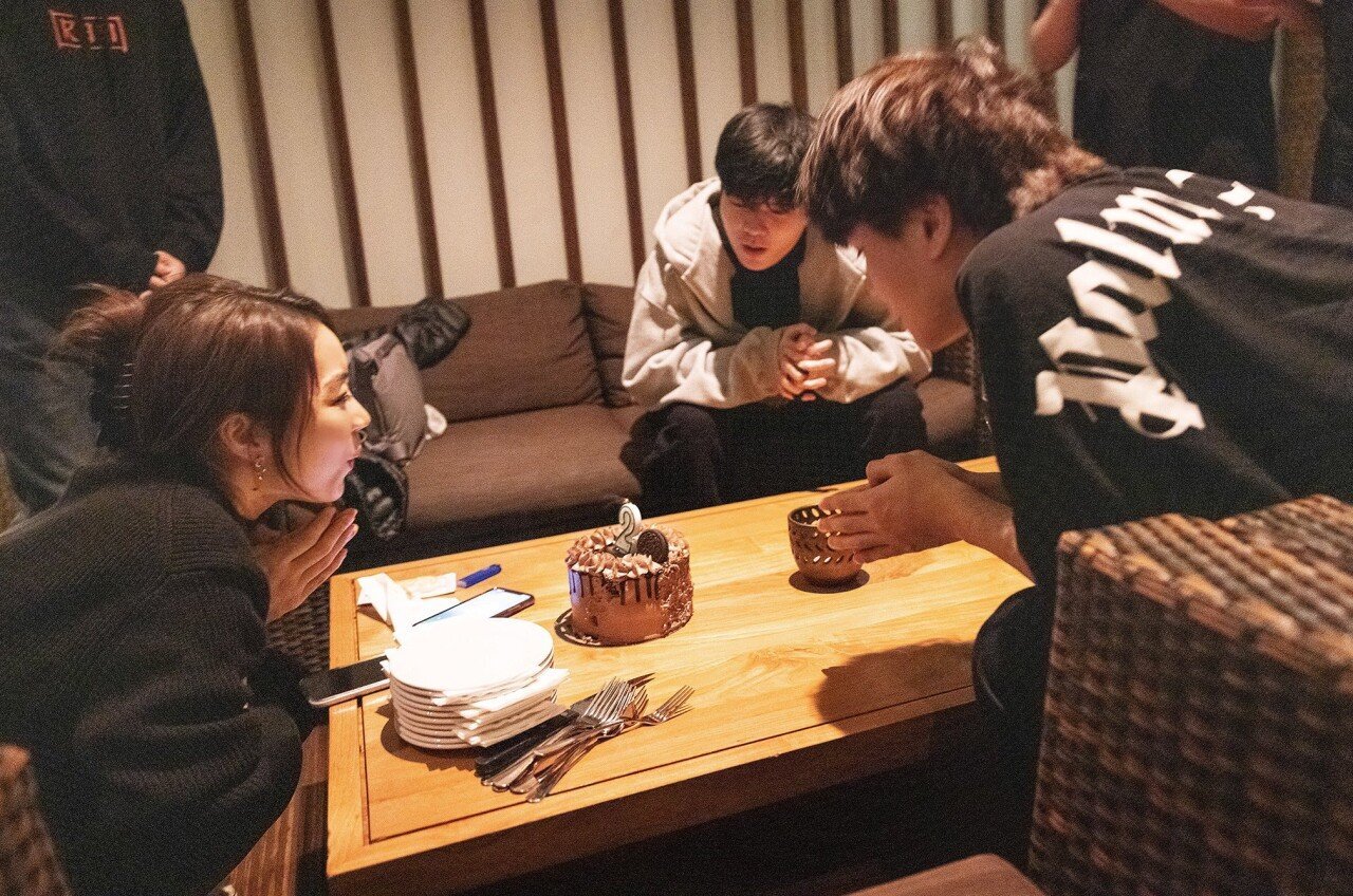 중국 통역사 캔디스가 말하는 같은날 생일이였던 데프트 생일파티 썰 | 인스티즈