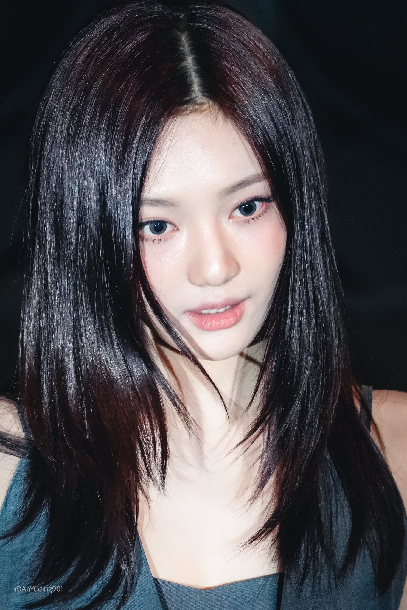 무대인사하는 닝닝 | 인스티즈