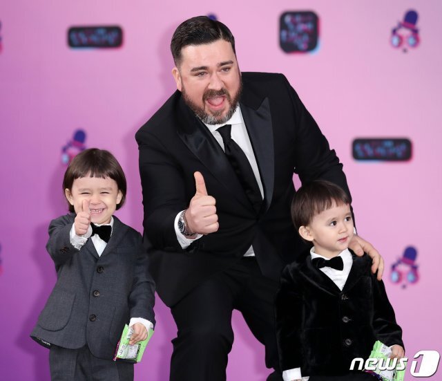 ??? : 아빠 우리가 포르투갈 이겨야 16강 가는거야? | 인스티즈