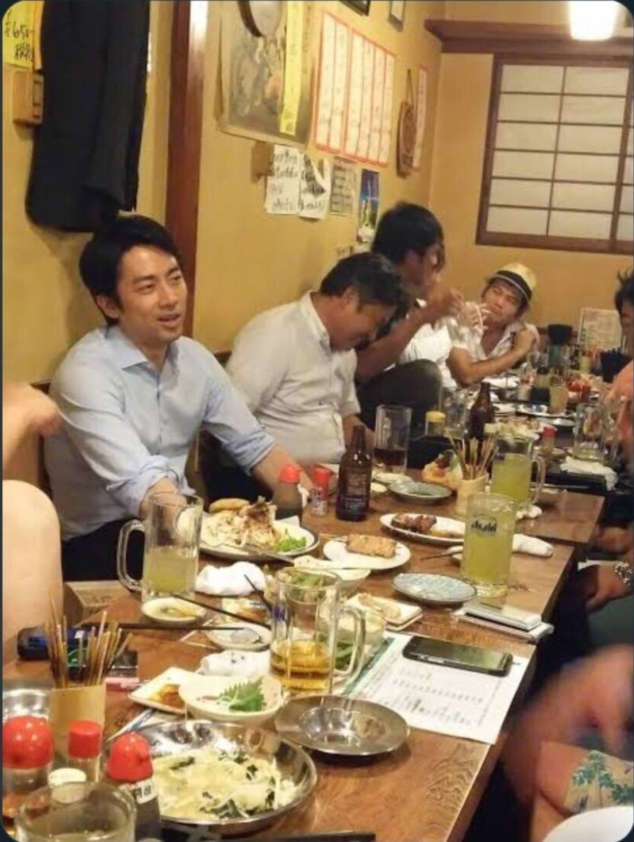 동창회에 갔더니 모두가 같은 학교 출신이었습니다 | 인스티즈