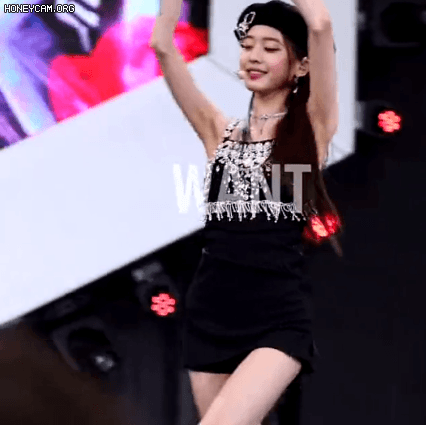 무대 위에서 팬서비스 하는 아이브 장원영.gif | 인스티즈