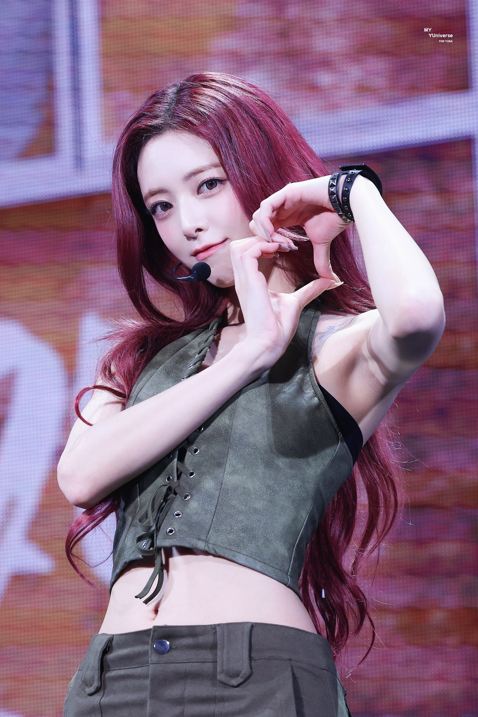 (스압)여자여자한 ITZY 유나.jpgif | 인스티즈