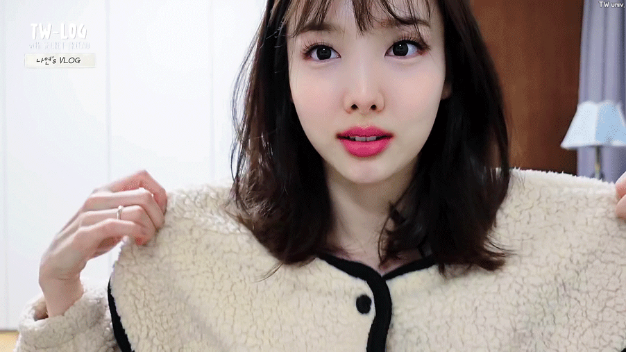 트와이스 나연의 마니또 브이로그(feat. 쿠크+방에 있는 물건 소개) | 인스티즈