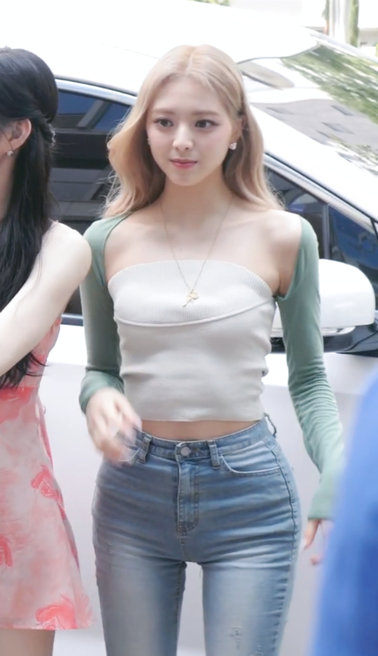 오늘자 있지 유나 출근길.jpg | 인스티즈