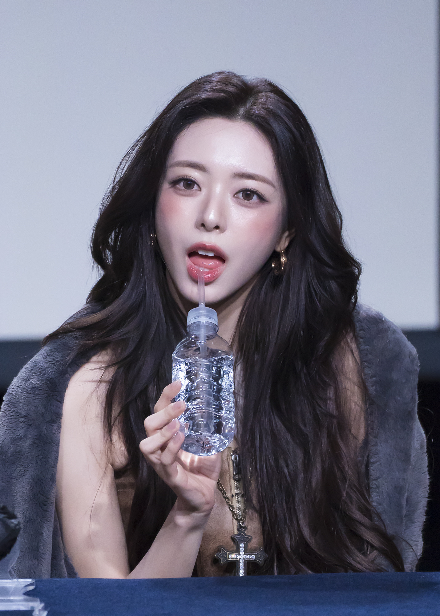 (스압)여자여자한 ITZY 유나.jpgif | 인스티즈