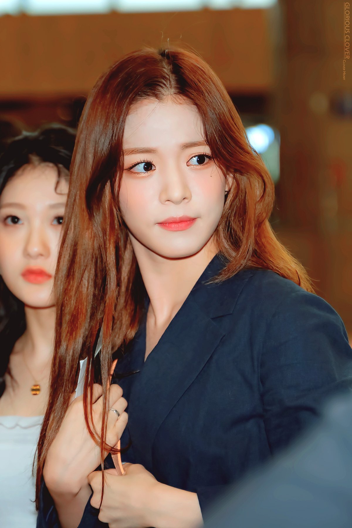 (스압)얼굴도 몸매도 이쁜 프로미스나인 이채영.jpgif | 인스티즈