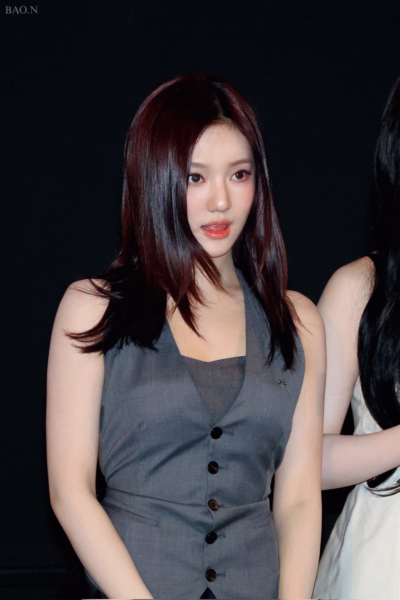 무대인사하는 닝닝 | 인스티즈