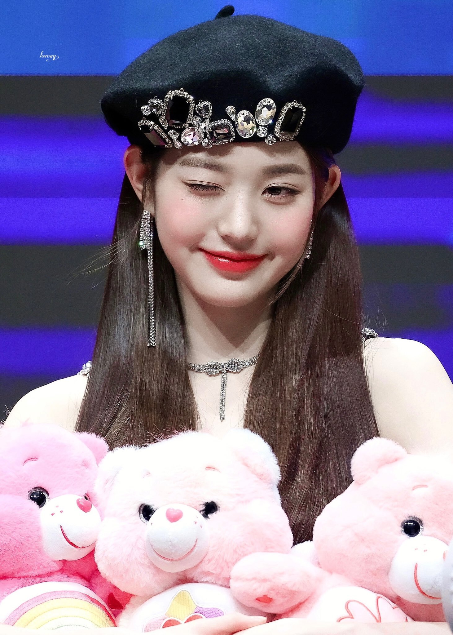 팬들 사이에서 비주얼 난리난 베레모 쓴 아이브 장원영.jpgif | 인스티즈