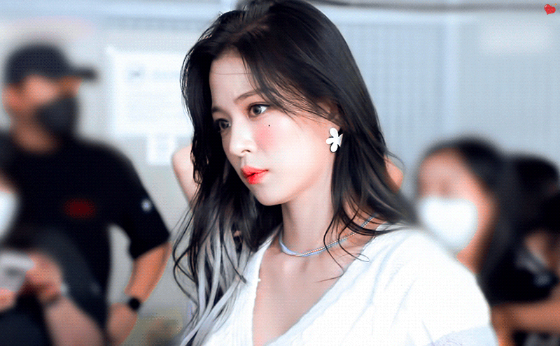 (스압)얼굴도 몸매도 이쁜 프로미스나인 이채영.jpgif | 인스티즈