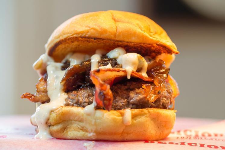 올해 국내에 들어왔다가 쥐도 새도 모르게 철수한 미국 버거 브랜드..JPG | 인스티즈