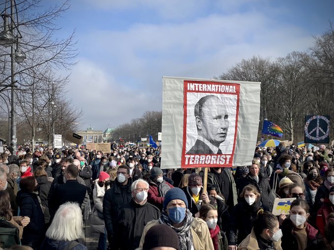 독일에서 열린 우크라이나 반전 시위 | 인스티즈