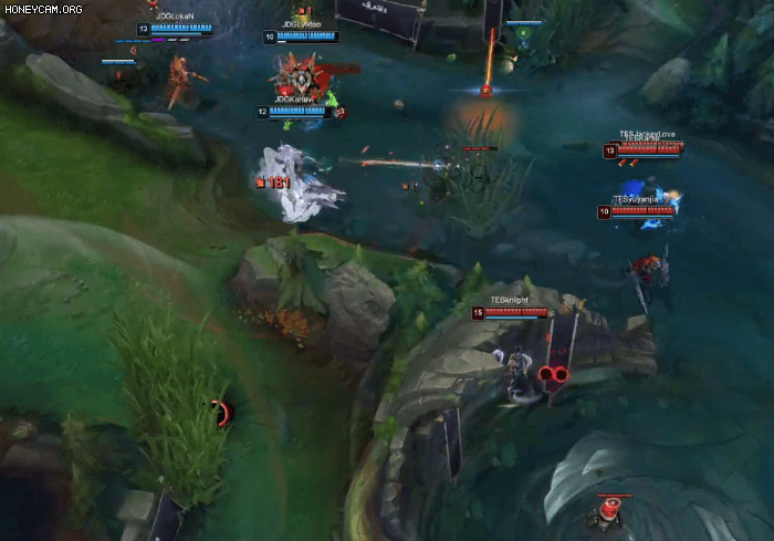 루키가 떠오르는 나이트의 신드라.gif | 인스티즈