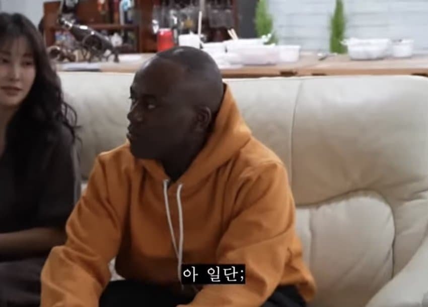 조나단한테 2분안에 되냐고 묻는 박규리 | 인스티즈