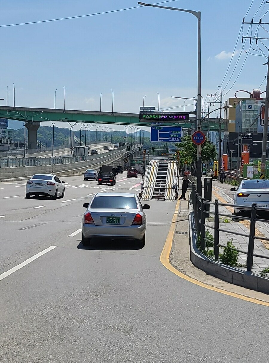 운전자면 참기 힘들다는 사진.JPG | 인스티즈