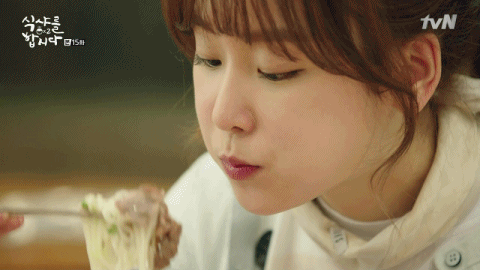 맛있게 잘 먹는 여자가 이상형이 되는 순간.gif | 인스티즈