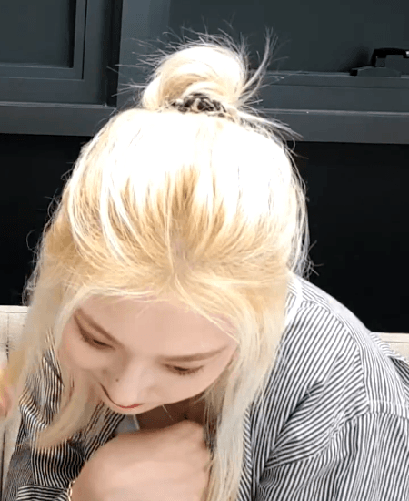 프로미스나인의 지원이와 나경이! (feat. 채영) | 인스티즈