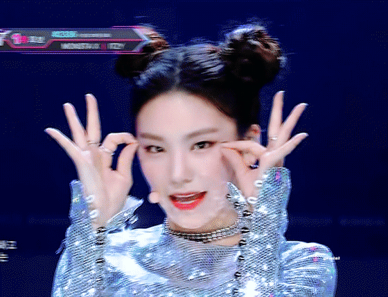 귀엽고 사랑스러운 덕후몰이상 여자아이돌들 .gif | 인스티즈