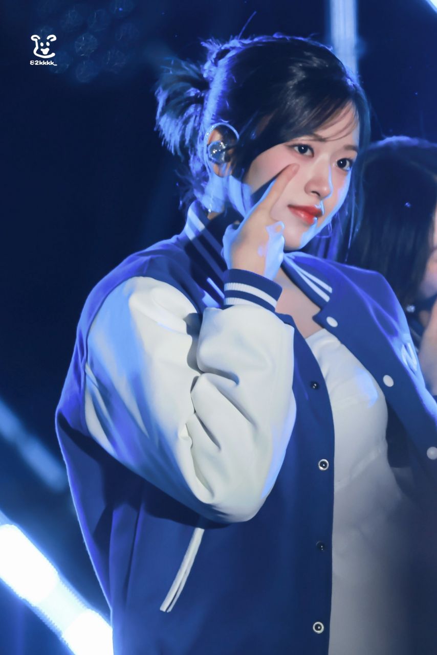 은근 이쁜데 설명할 방법이 없는 안유진 근황.jpg | 인스티즈