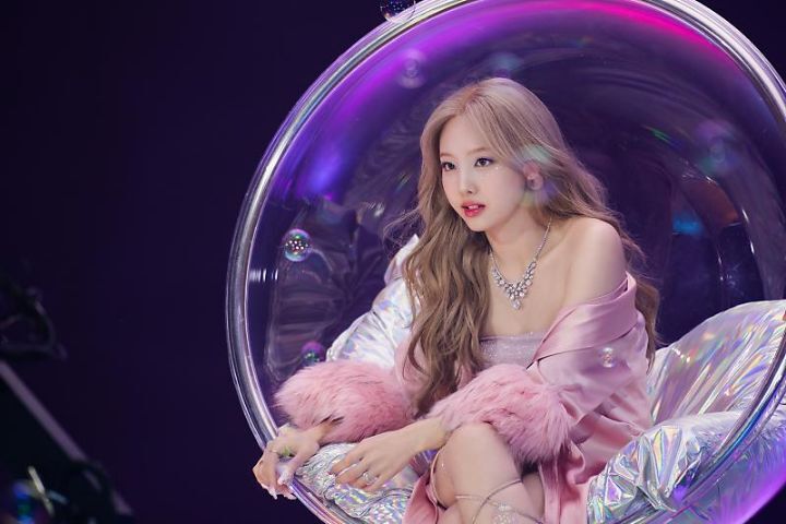 [분석글] 홀릴듯이 난 너를 자극해 ~ 트와이스 나연의 솔로 데뷔 성공기 'POP' | 인스티즈