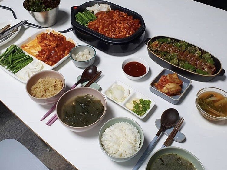 반찬 수가 시청자 수보다 많다는 BJ유영진의 밥상 | 인스티즈