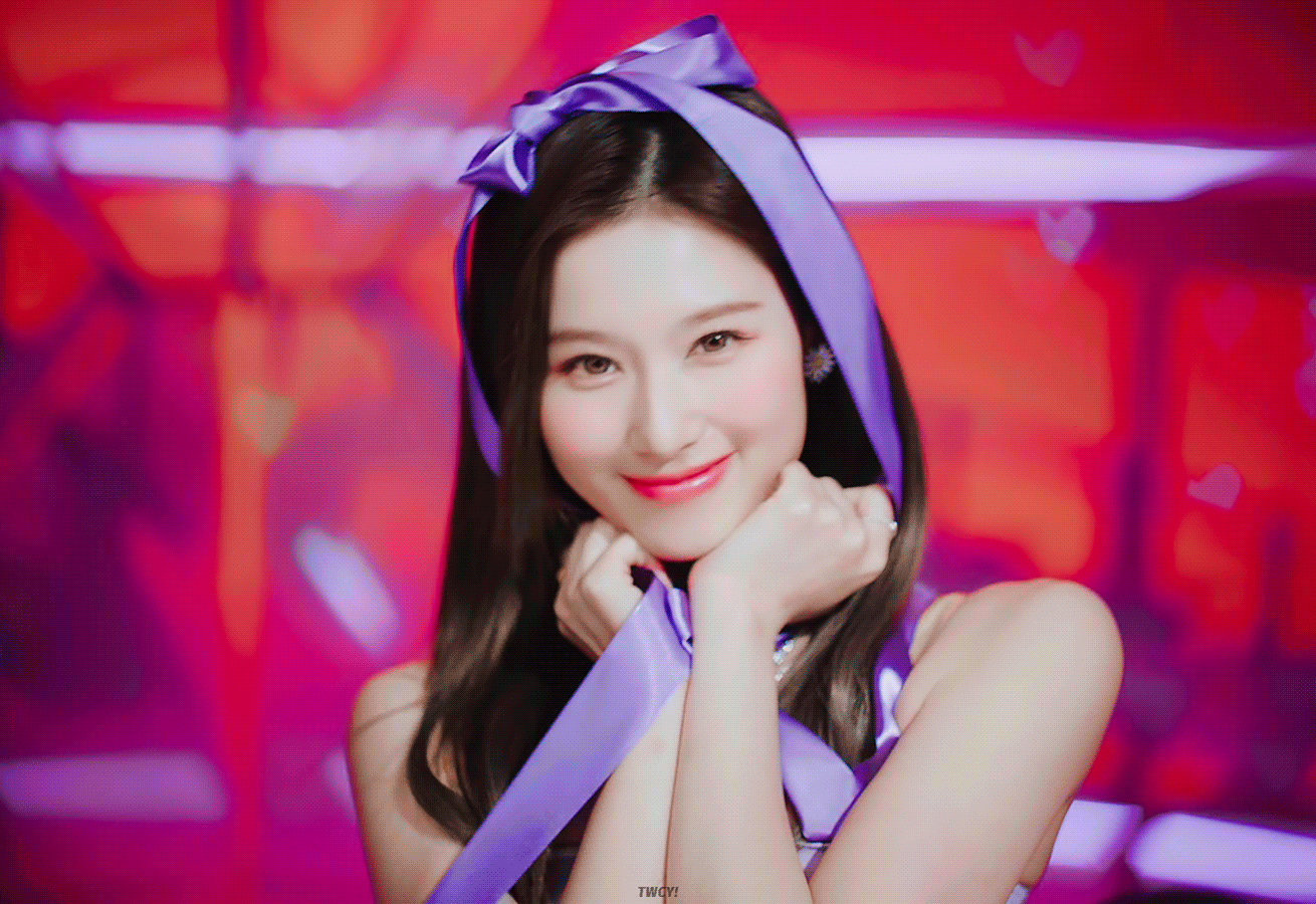 시작하자마자 채영이 캐리하는 트와이스 신곡뮤비.gif | 인스티즈