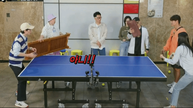 ?? : 운동 미션할 때 멤버들이 전소민 너무 안 껴주는거 같아요.jpgif | 인스티즈