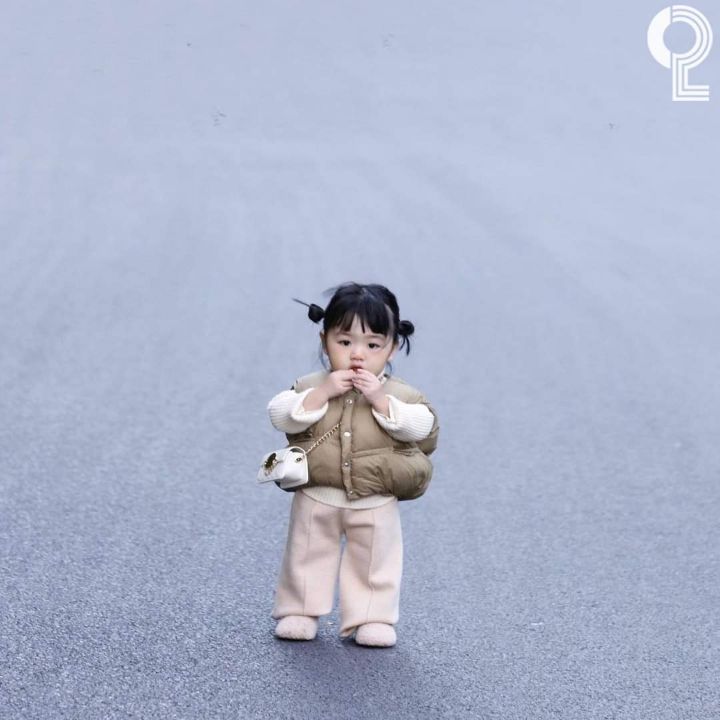 매일 아침마다 등원룩 OOTD 찍는 아기 | 인스티즈