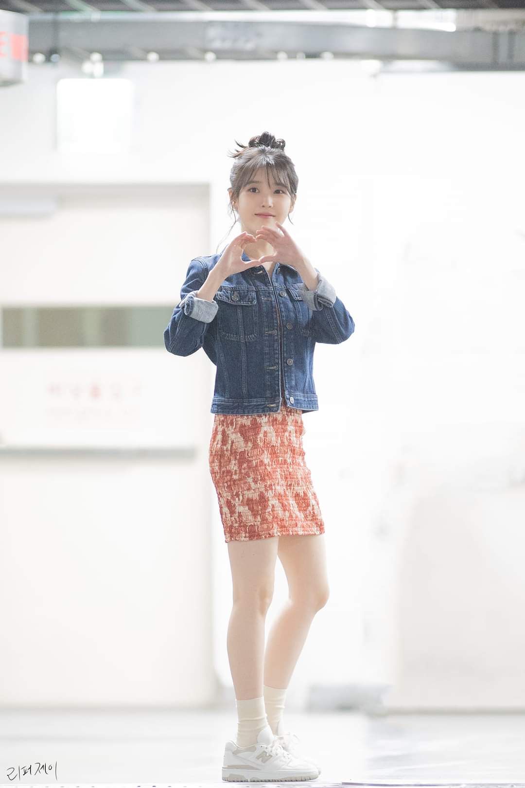 은근 청순한 청자켓 원피스 아이유.jpg | 인스티즈
