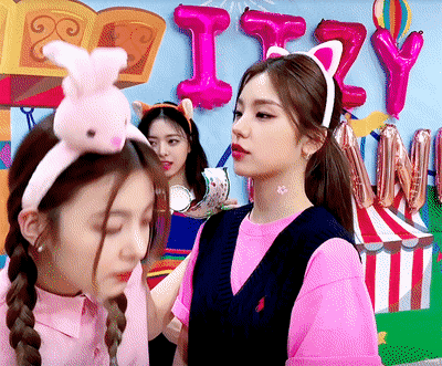 자고 일어났더니 한쪽 쌍커풀이 커졌다는 ITZY예지 | 인스티즈