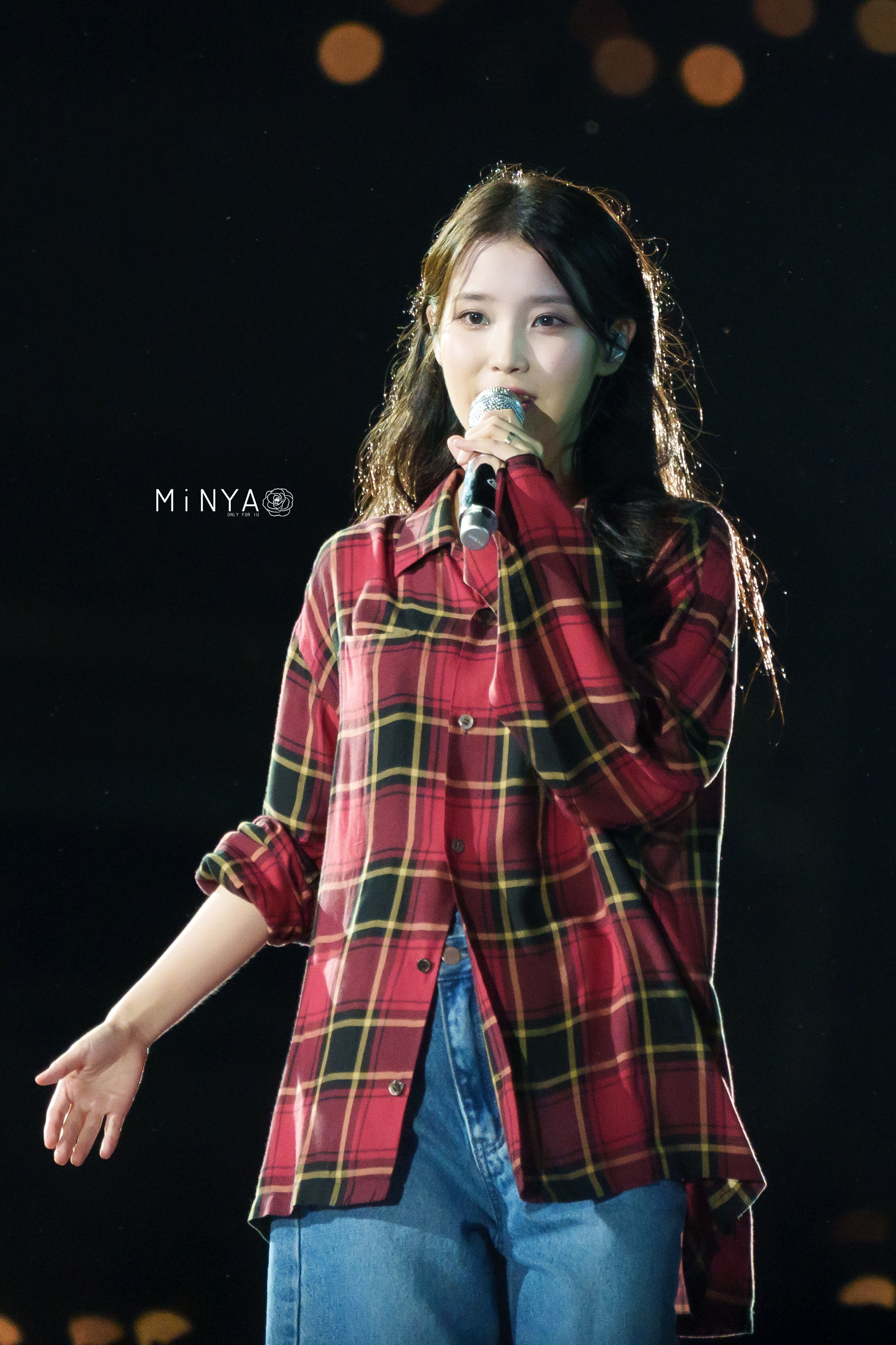 아이유:2022년에 콘서트 2번밖에 안했으니 내년에른 본격적으로 달린다! | 인스티즈