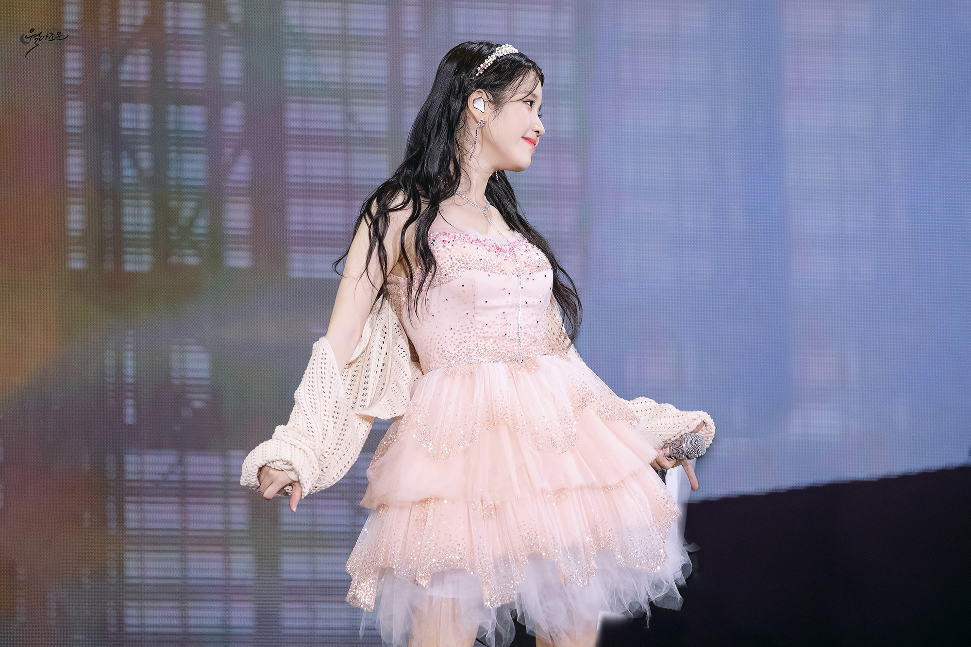 아이유:2022년에 콘서트 2번밖에 안했으니 내년에른 본격적으로 달린다! | 인스티즈