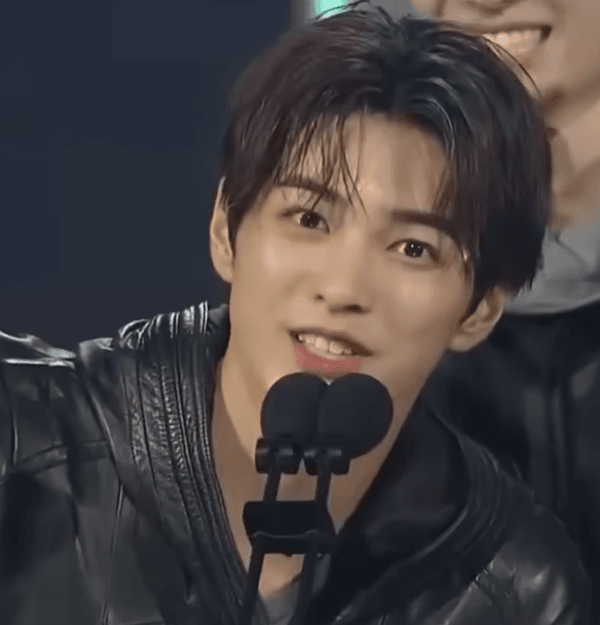 차은우닮은 09년생 남자아이돌gif | 인스티즈