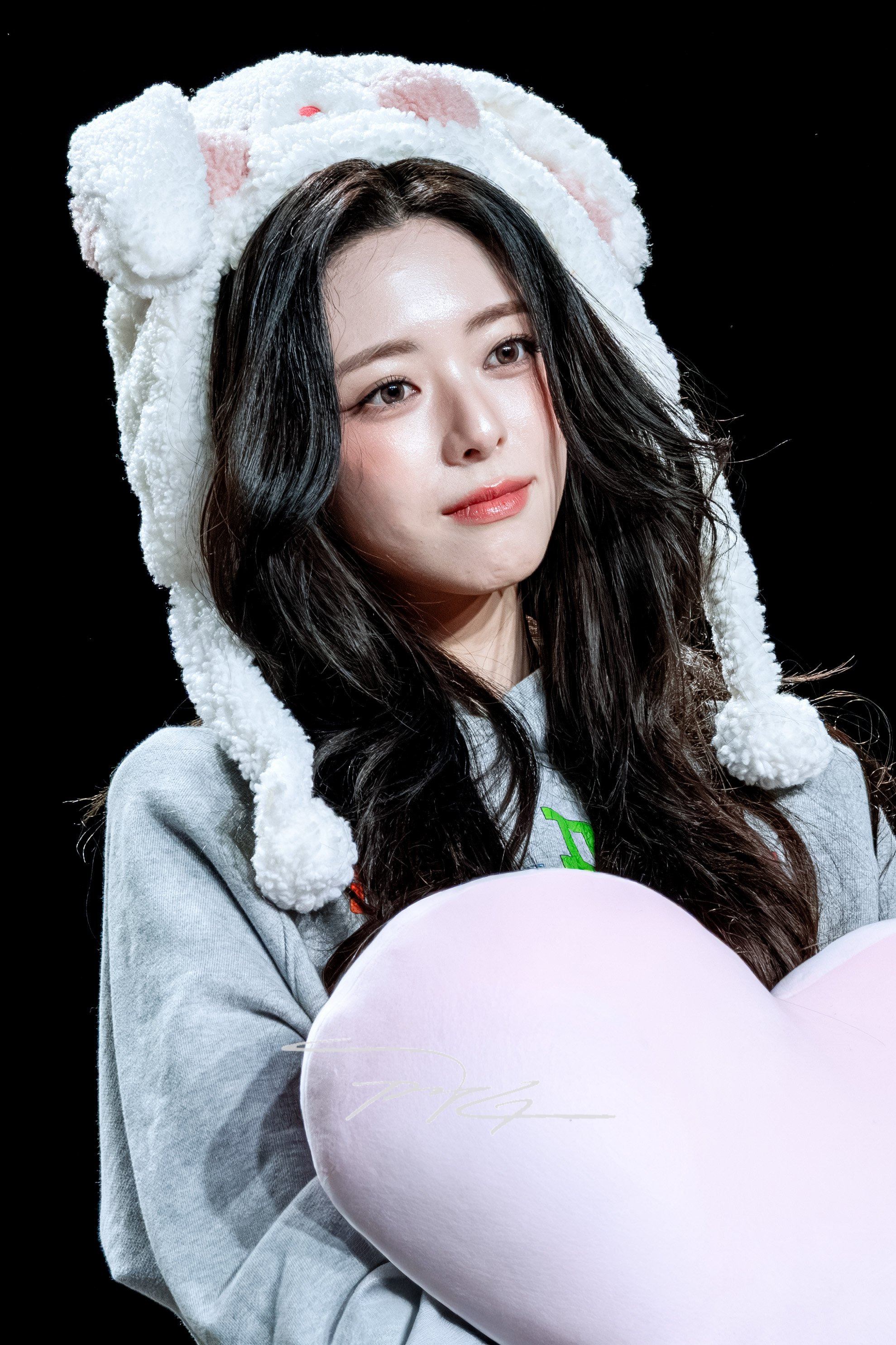 (스압)여자여자한 ITZY 유나.jpgif | 인스티즈