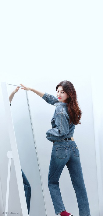 주차장에서 드리프트하는 머스탱 | 인스티즈