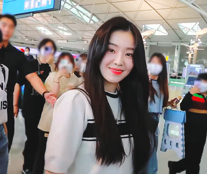 최근 공항 출국하는 아이린.jpgif | 인스티즈