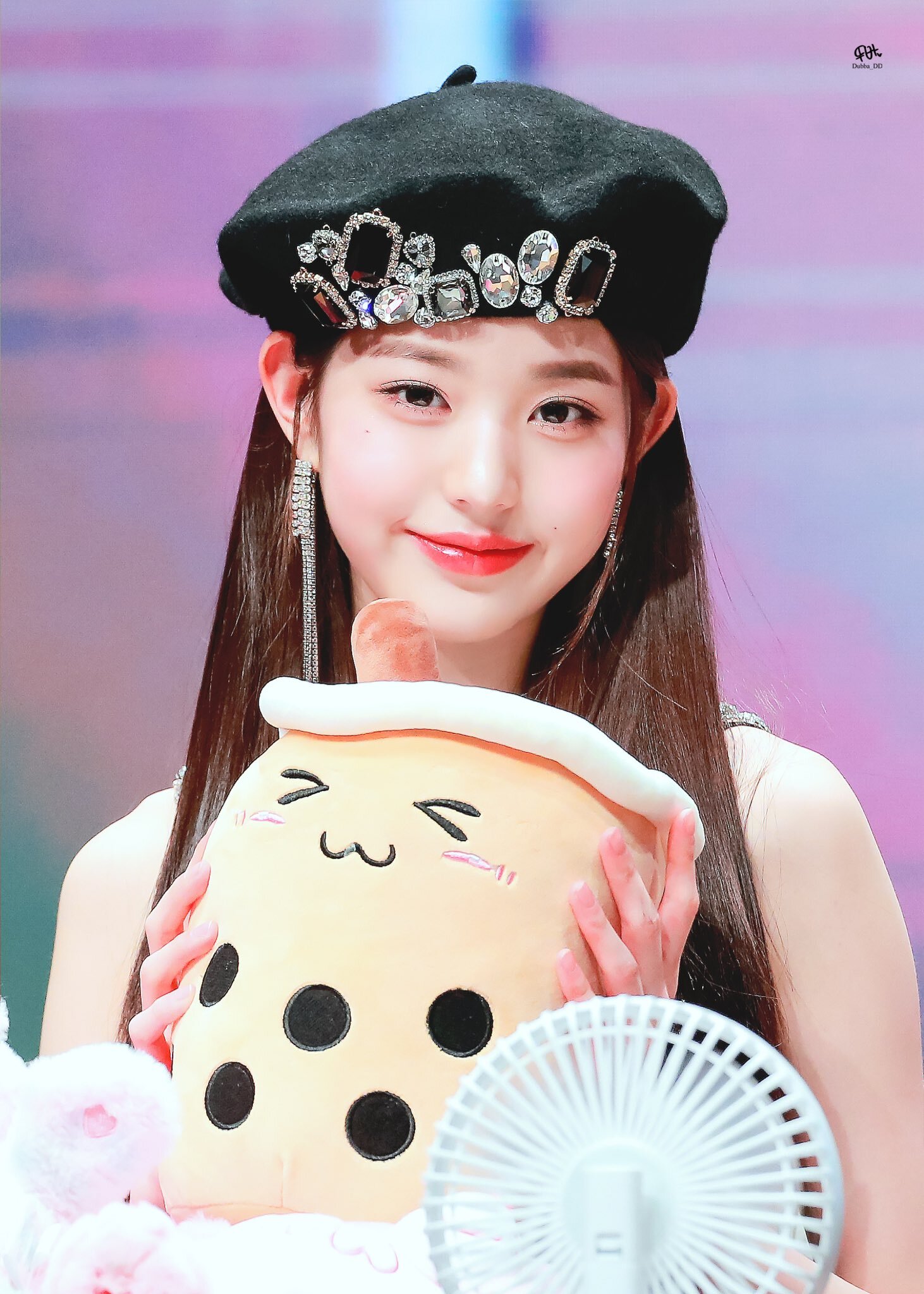 팬들 사이에서 비주얼 난리난 베레모 쓴 아이브 장원영.jpgif | 인스티즈