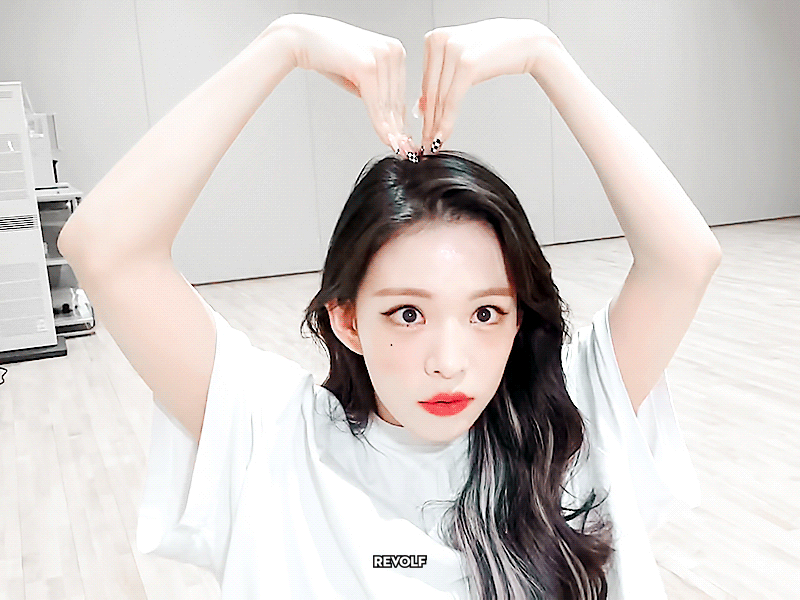 (스압)얼굴도 몸매도 이쁜 프로미스나인 이채영.jpgif | 인스티즈