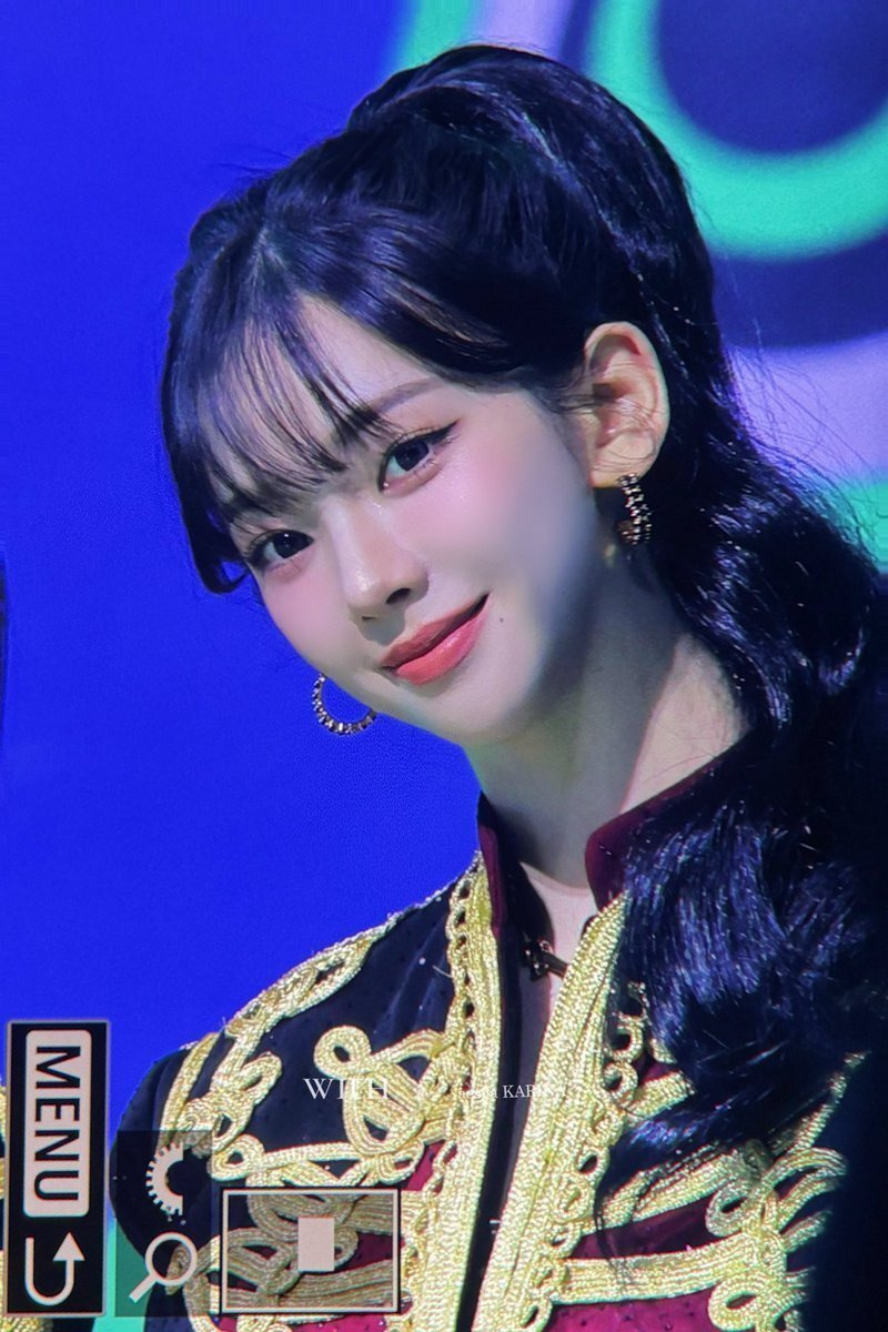 의외로 흔하지 않게 생긴 카리나 얼굴 근황.jpgif | 인스티즈