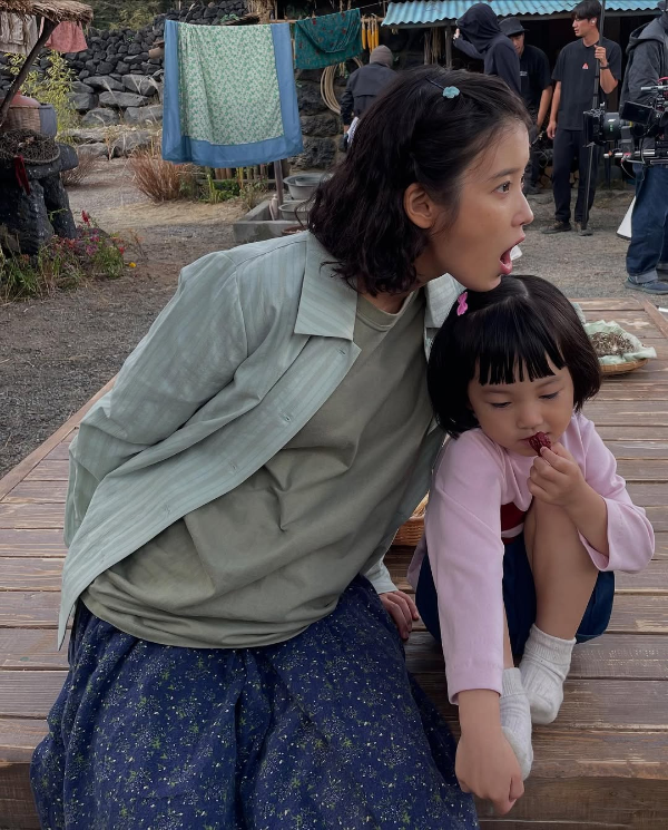 아이유 인스타에 올라온 '폭싹 속았수다' 1막 비하인드.jpg | 인스티즈