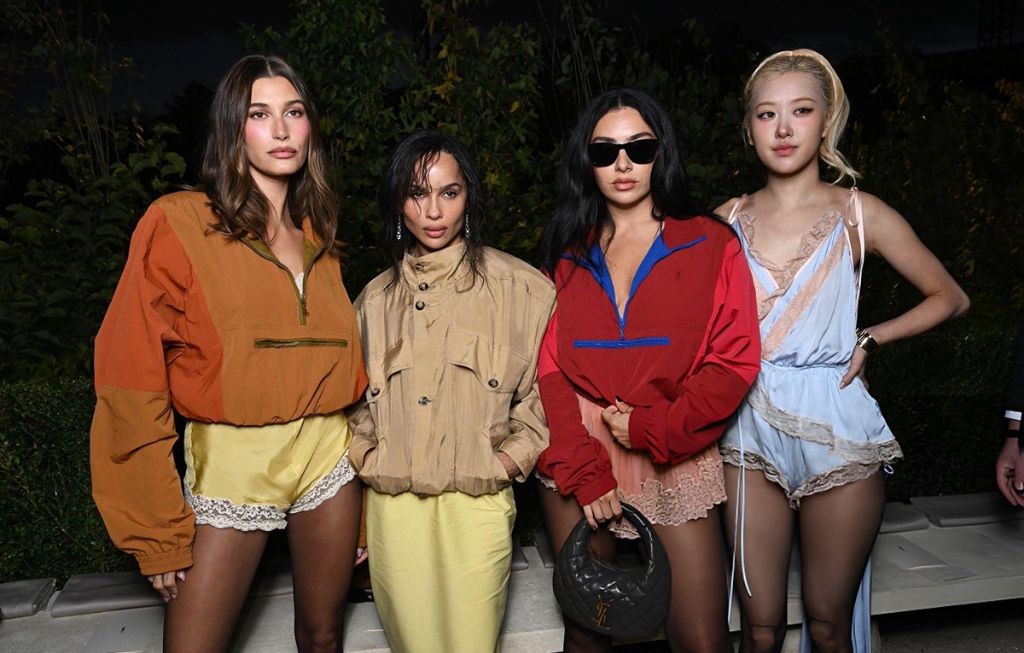 로제 인종차별 영국 패션 잡지 엘르, 식을줄 모르는 거센 반발에 결국 사과문 게시 | 인스티즈