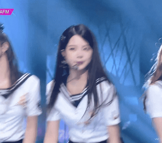 학폭 논란 멤버 나가리되고 뜨고있는 진짜 꼬부기상 아이돌 | 인스티즈