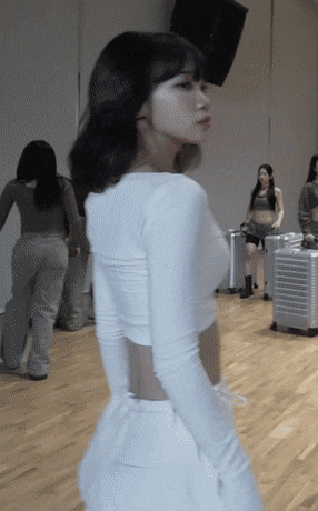 몸매 은근 섹시한 르세라핌 김채원.gif | 인스티즈