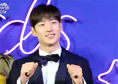 tvn 10주년 시상식 .gif | 인스티즈