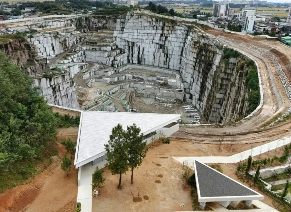 익산 채석장을 재활용한 카페 | 인스티즈