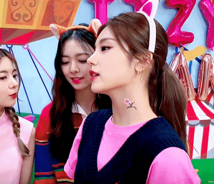 자고 일어났더니 한쪽 쌍커풀이 커졌다는 ITZY예지 | 인스티즈